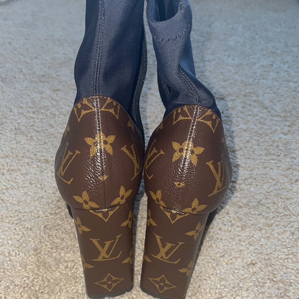 Louis Vuitton monogram ankle boots. - Picture 4 of 7